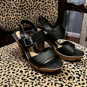 Women’s 2 1/2 inch heel platform sandal
